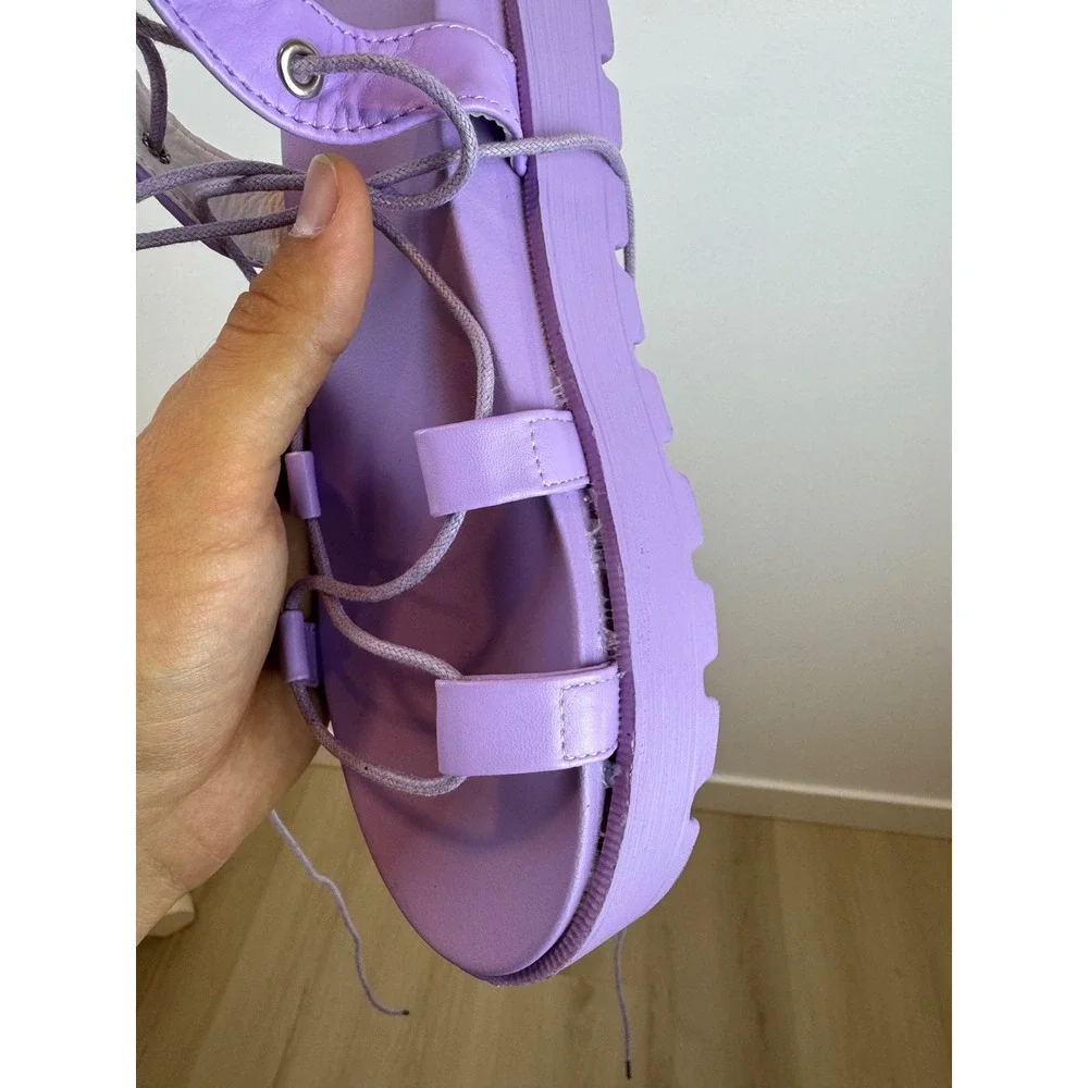 Unbranded lace up